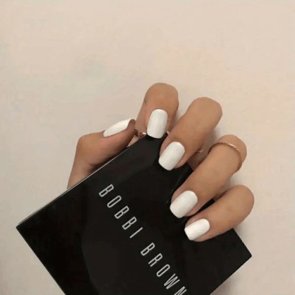 White Press-On Finger Nails - 24 Pieces